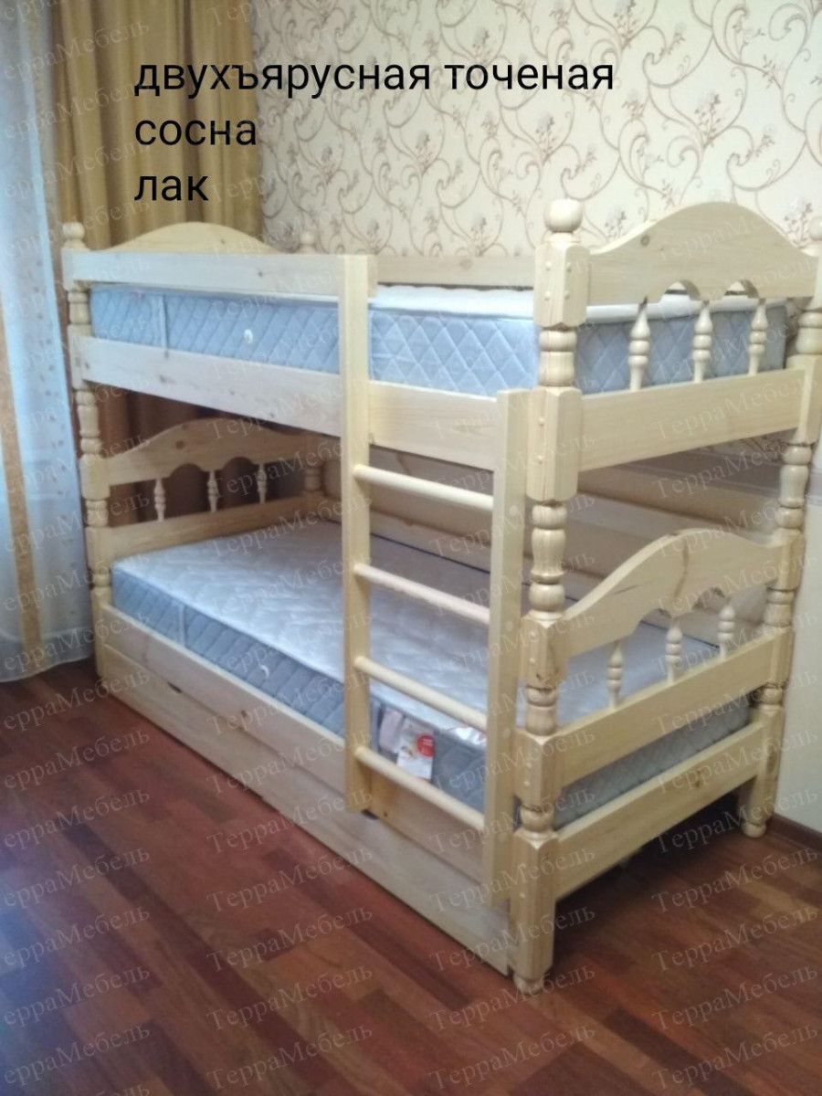 Кровать двухъярусная точеная