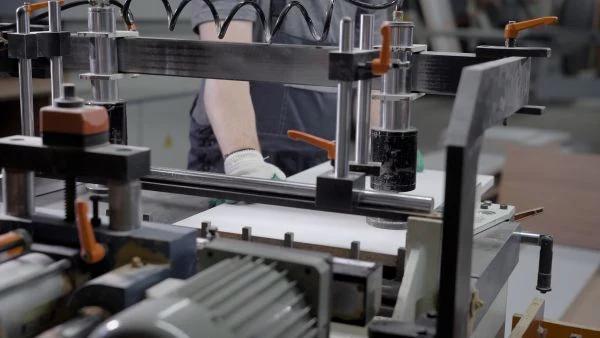Обработка мебельных деталей на оборудовании